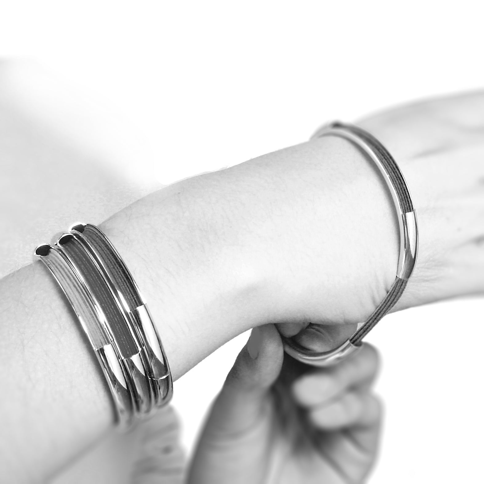 Push & Pull bracelet Chromed with elastic, fuchsia
